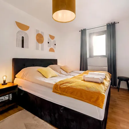 Cosy & Central, 500M From Main Station, Perfect For Work & Stay Wiesbaden Exterior photo