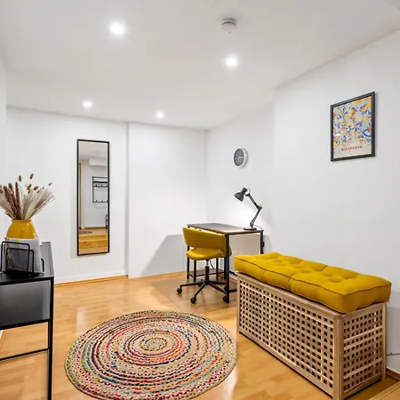 Cosy & Central, 500M From Main Station, Perfect For Work & Stay Wiesbaden Exterior photo